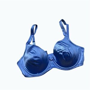 ⚪️VICTORIA’S SECRET: Women’s 36C, shade of blue padded everyday bra preowned⚪️